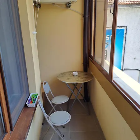 Demokratsia Apartamento