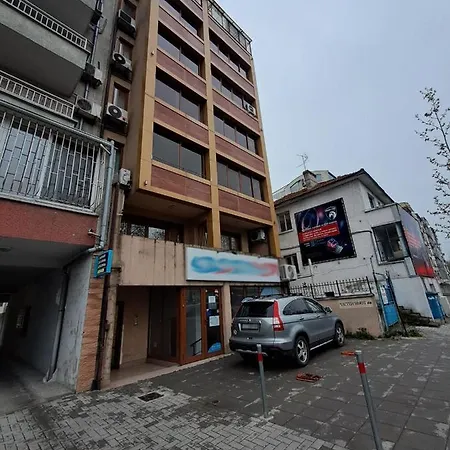 Demokratsia アパート *