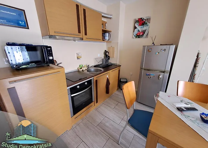 Demokratsia Бургас